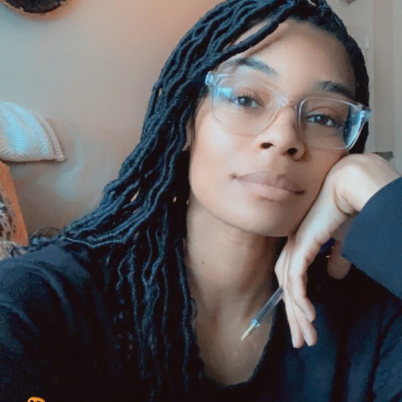 Meet your Posher, Kay - Picture 1 of 1